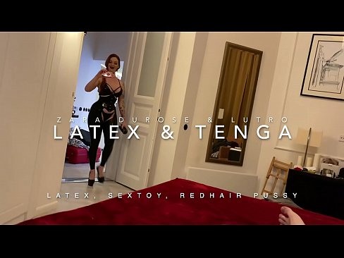 ❤️ Jaruma mai jajayen kaya sanye da rigar latex mai cin duri ❌ Ingantacciyar iskanci ❌❤